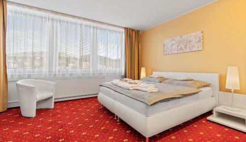 Deluxe Double Room with Extra Bed