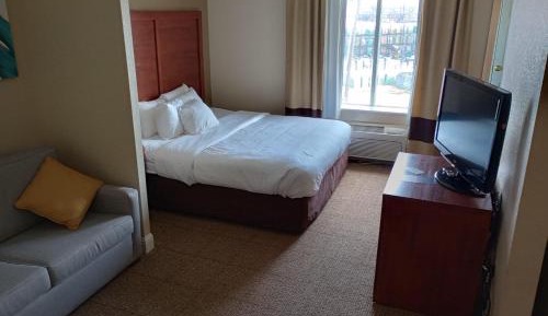 Deluxe King Suite