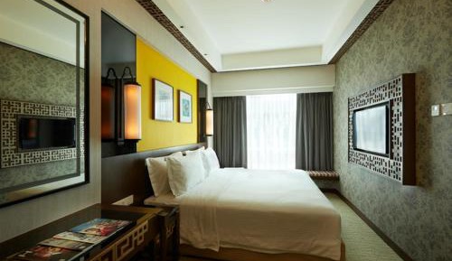 Deluxe Suite