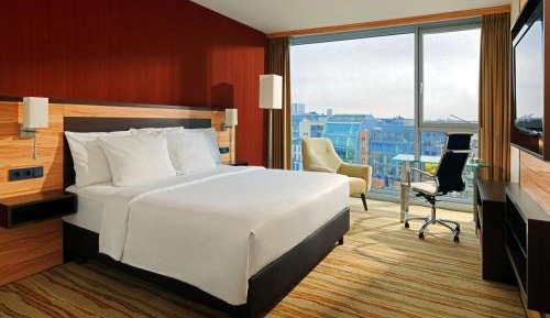 Standard King Room with Harbor View