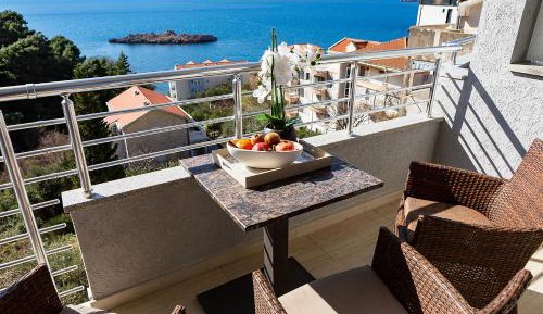 Triple Room with Sea View