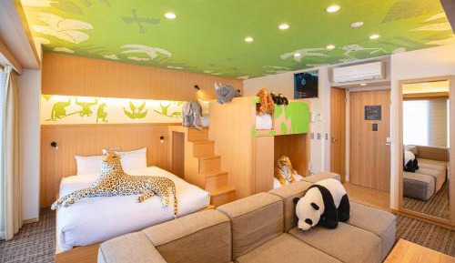 Superior Room (6 Adults) - Zoo Theme