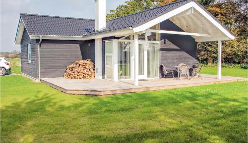 Three-Bedroom Holiday Home 