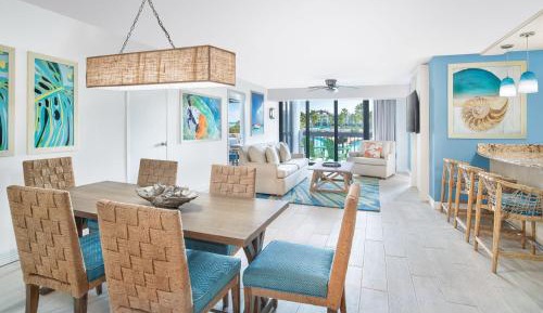 Two Bedroom Condo (King and Queen) with Ocean View