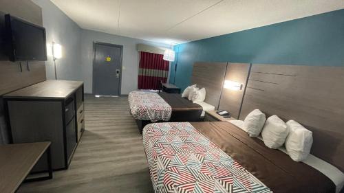 Deluxe Queen Room with Two Queen Beds