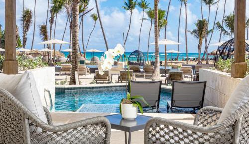 Preferred Club Jr. Suite Ocean Front  Swim Out King