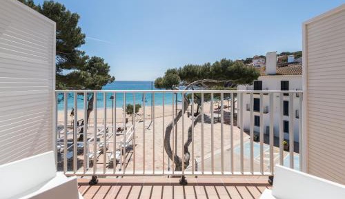 Double or Twin Room with Sea View