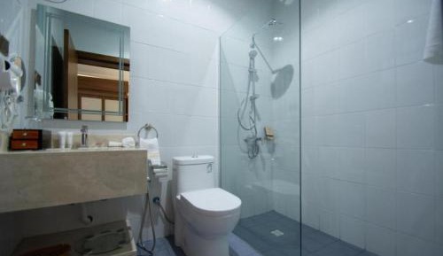Suite with City View
