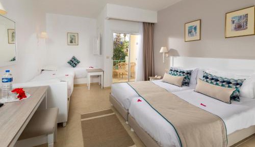 Triple Room with Garden View