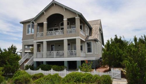 Three-Bedroom Holiday Home 