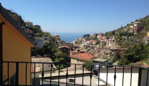 Large One-Bedroom Apartment with Terrace