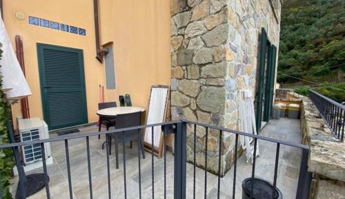 One-Bedroom Apartment with Terrace