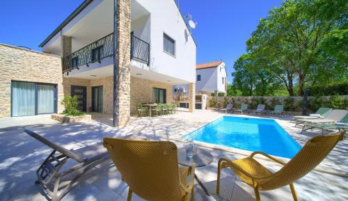 Deluxe Villa