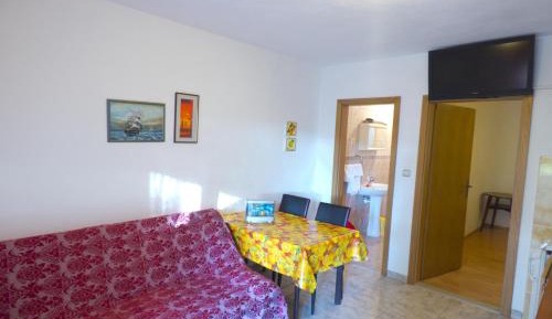 One-Bedroom Apartment with Balcony