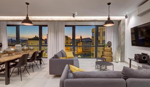 Deluxe Apartment