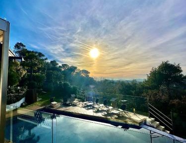 Quadruple Room with Private Bathroom