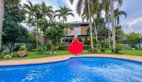 Villa with Garden View