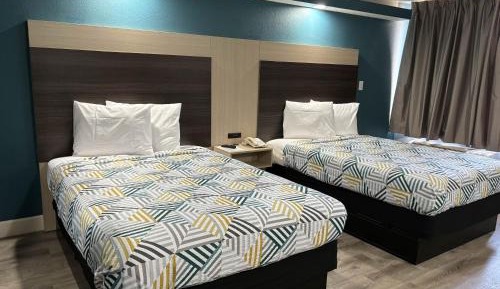 2 Double Beds Smoking