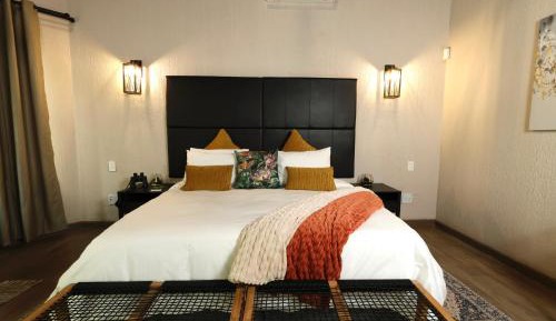 Luxury King Suite 4