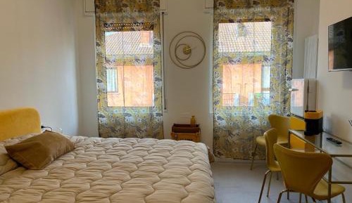 Deluxe Queen Suite