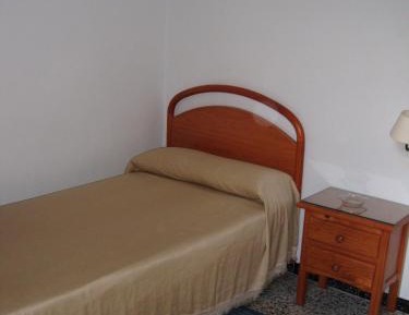 Single Room with Shared Bathroom