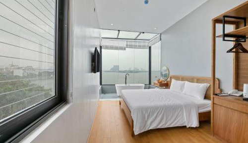 King Room with Lake View