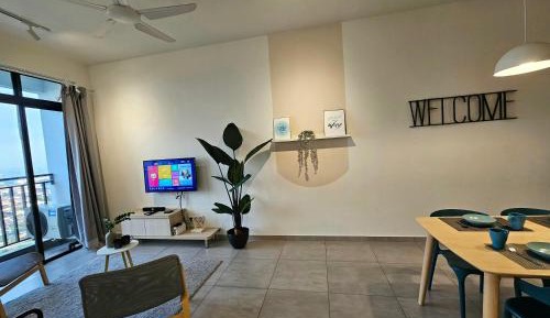 Two Bedroom Apartment with 3 Queen Bed (Near Elevator and Full City View)