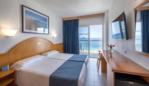 Double or Twin Room with Sea View