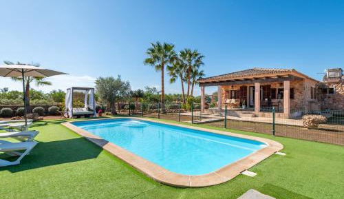 Villa with Garden View