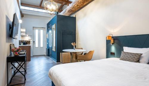 Deluxe King Room