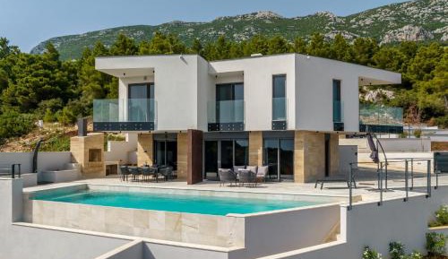 Villa - Beach Front