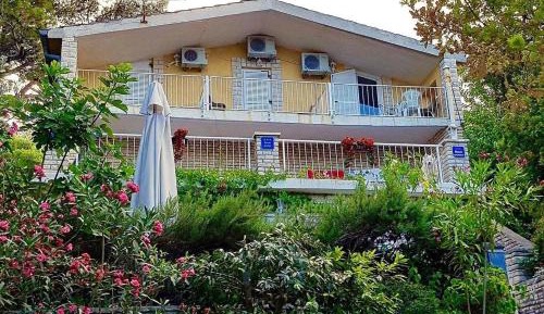 Two-Bedroom Apartment with Terrace and Sea View