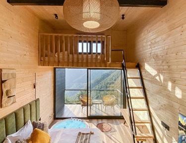 Suite with Mountain View