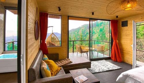 Suite with Mountain View
