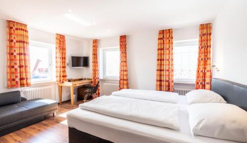 Double Room with queensize bed