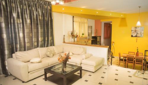 Deluxe Two-Bedroom Apartment