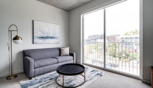 One-Bedroom Apartment (Self Check-in with Virtual Front Desk)