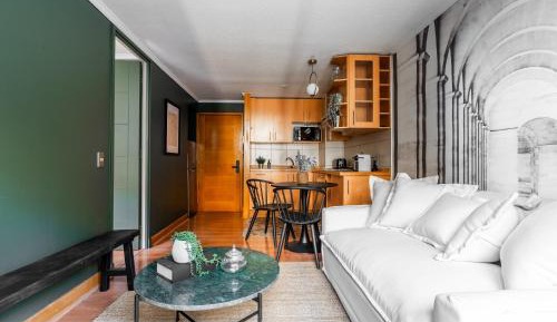 Room #1183726401