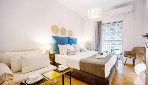 Room #1183947701