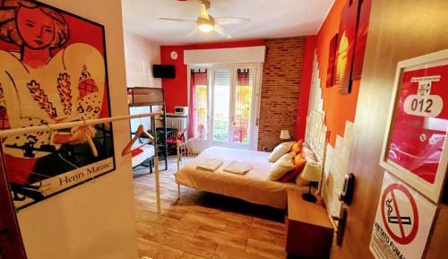 Quadruple Room with Private Bathroom