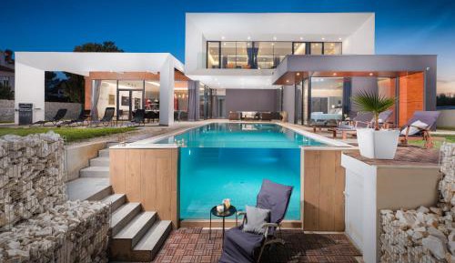 Villa with Sea View