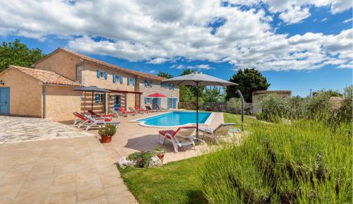 Eight-Bedroom Holiday Home