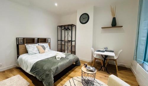 Deluxe Apartment