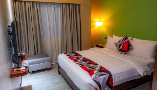 Deluxe Queen Room