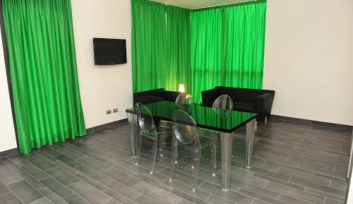 Deluxe Apartment