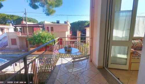 One-Bedroom Apartment with Balcony
