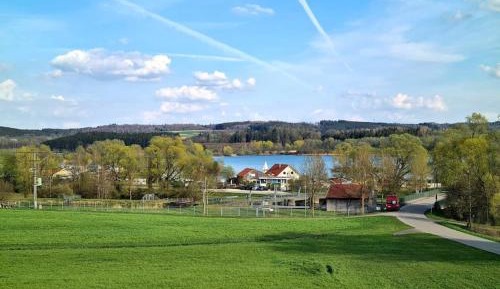 Apartment with Lake View