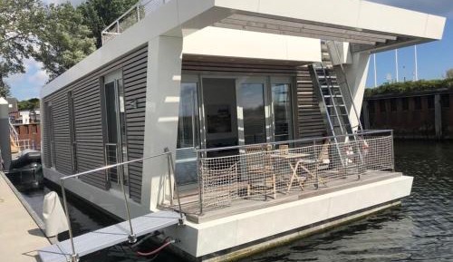 Two-Bedroom House Boat