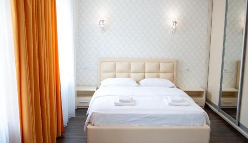 Apartment - Square Yaroslav Osmomisla 11