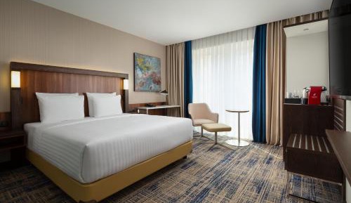 Family suite with 1 King, Sofa bed, City view